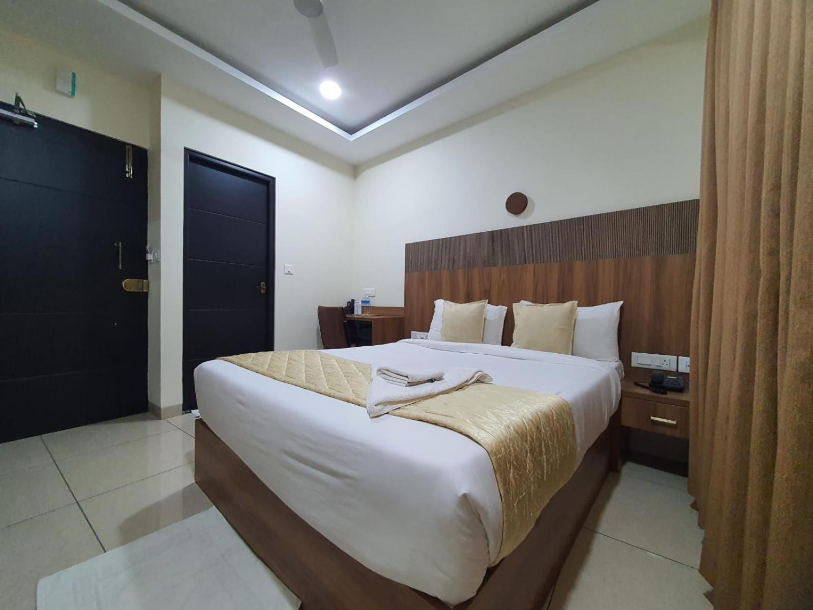 Hotel Deepakam Inn Palakkad Dış mekan fotoğraf