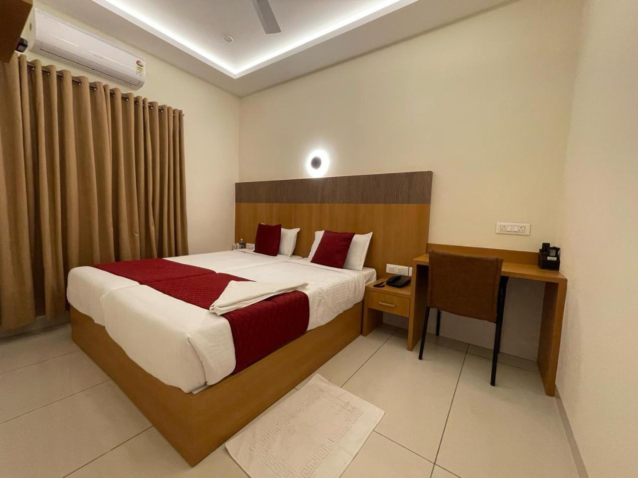 Hotel Deepakam Inn Palakkad Dış mekan fotoğraf